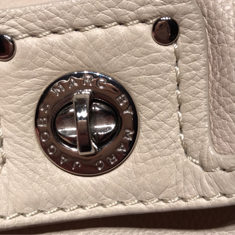 Marc by Marc Jacobs cream pebble leather purse - Picture 8 of 16